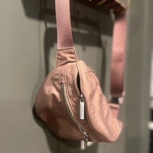 Lululemon City Adventurer belt bag